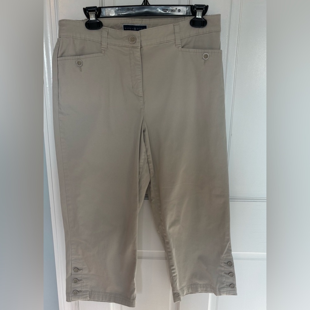 Karen Scott Women’s Capri Pants 6